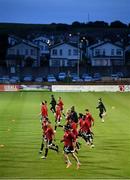 29 September 2020; The Derry City team warm-up prior to the SSE Airtricity League Premier Division match between Sligo Rovers and Derry City at The Showgrounds in Sligo. Photo by Stephen McCarthy/Sportsfile