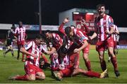 29 September 2020; Ryan De Vries, centre, celebrates with Sligo Rovers team-mates after scoring his side's first goal during the SSE Airtricity League Premier Division match between Sligo Rovers and Derry City at The Showgrounds in Sligo. Photo by Stephen McCarthy/Sportsfile