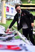 1 October 2020; Jimmy Fisher puts up Dundalk flags ahead of the UEFA Europa League Play-off match between Dundalk and Ki Klaksvik at the Aviva Stadium in Dublin. Photo by Ben McShane/Sportsfile