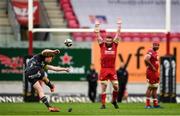 3 October 2020; Ben Healy of Munster kicks a penalty to win the Guinness PRO14 match between Scarlets and Munster at Parc y Scarlets in Llanelli, Wales. Photo by Ben Evans/Sportsfile