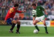 13 October 1993; Ray Houghton of Republic of Ireland in action against Gonzalez Voro of Spain during the FIFA World Cup Qualifier match between Republic of Ireland and Spain at Lansdowne Road in Dublin. Photo by Ray McManus/Sportsfile