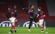 29 October 2020; Arsenal players, including Willian, 2nd from right, warm-up prior to the UEFA Europa League Group B match between Arsenal and Dundalk at the Emirates Stadium in London, England. Photo by Ben McShane/Sportsfile