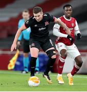29 October 2020; Patrick McEleney of Dundalk in action against Joe Willock of Arsenal during the UEFA Europa League Group B match between Arsenal and Dundalk at the Emirates Stadium in London, England. Photo by Matt Impey/Sportsfile