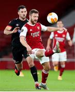 29 October 2020; Shkodran Mustafi of Arsenal in action against Patrick Hoban of Dundalk during the UEFA Europa League Group B match between Arsenal and Dundalk at the Emirates Stadium in London, England. Photo by Matt Impey/Sportsfile