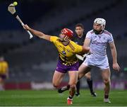 31 October 2020; Lee Chin of Wexford in action against Shane Cooney of Galway during the Leinster GAA Hurling Senior Championship Semi-Final match between Galway and Wexford at Croke Park in Dublin. Photo by Ray McManus/Sportsfile