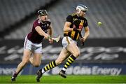 14 November 2020; TJ Reid of Kilkenny races away from Joseph Cooney of Galway on his way to scoring his side's second goal during the Leinster GAA Hurling Senior Championship Final match between Kilkenny and Galway at Croke Park in Dublin. Photo by Seb Daly/Sportsfile
