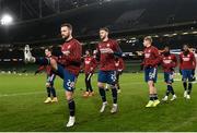 10 December 2020; Shkodran Mustafi of Arsenal and his team-mates prior to the UEFA Europa League Group B match between Dundalk and Arsenal at the Aviva Stadium in Dublin. Photo by Stephen McCarthy/Sportsfile