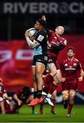 13 December 2020; Nathan Earle of Harlequins and Keith Earls of Munster contest a high ball during the Heineken Champions Cup Pool B Round 1 match between Munster and Harlequins at Thomond Park in Limerick. Photo by Seb Daly/Sportsfile