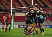 13 December 2020; Cadan Murley of Harlequins, left, is congratulated by team-mates after scoring his side's first try during the Heineken Champions Cup Pool B Round 1 match between Munster and Harlequins at Thomond Park in Limerick. Photo by Seb Daly/Sportsfile