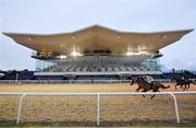 11 January 2021; Winston Wolfe, near, with Gavin Ryan up, races alongside eventual second place Belgoprince, with Colin Keane up, on their way to winning the Crowne Plaza Hotel Dundalk Handicap DIV II at Dundalk Stadium, in Louth. Photo by Seb Daly/Sportsfile