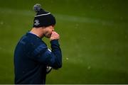 23 January 2021; Jonathan Sexton of Leinster attempts to keep his hands warm in cold conditions prior to the Guinness PRO14 match between Munster and Leinster at Thomond Park in Limerick. Photo by Ramsey Cardy/Sportsfile