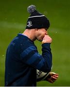 23 January 2021; Jonathan Sexton of Leinster attempts to keep his hands warm in cold conditions prior to the Guinness PRO14 match between Munster and Leinster at Thomond Park in Limerick. Photo by Ramsey Cardy/Sportsfile