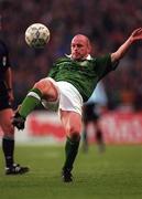22 April 1998; Lee Carsley of Republic of Ireland during the International Friendly match between Republic of Ireland and Argentina at Lansdowne Road in Dublin. Photo by Brendan Moran/Sportsfile