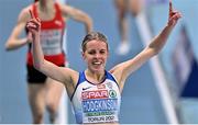 7 March 2021; Keely Hodgkinson of Great Britain celebrates winning gold in the Women's 800m Final during the second session on day three of the European Indoor Athletics Championships at Arena Torun in Torun, Poland. Photo by Sam Barnes/Sportsfile