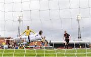 27 March 2021; Lee Steacy of Longford Town saves a shot from Georgie Kelly of Bohemians during the SSE Airtricity League Premier Division match between Bohemians and Longford Town at Dalymount Park in Dublin. Photo by Sam Barnes/Sportsfile
