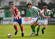 28 March 2021; Edmond O’Dwyer of Treaty United in action against Richie O’Farrell, centre, and Andrew Quinn of Bray Wanderers during the SSE Airtricity League First Division match between Bray Wanderers and Treaty United at the Carlisle Grounds in Bray, Wicklow. Photo by Seb Daly/Sportsfile