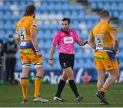 10 April 2021; Referee Mathieu Raynal speaks with Jonny Hill of Exeter Chiefs after conceding a penalty during the Heineken Champions Cup Pool Quarter-Final match between Exeter Chiefs and Leinster at Sandy Park in Exeter, England. Photo by Ramsey Cardy/Sportsfile