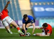 24 April 2021; Garry Ringrose of Leinster in action against Shane Daly, left, and Chris Farrell of Munster during the Guinness PRO14 Rainbow Cup match between Leinster and Munster at RDS Arena in Dublin. Photo by Piaras Ó Mídheach/Sportsfile