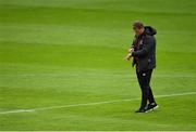 28 May 2021; Dundalk sporting director Jim Magilton check his watch ahead of the SSE Airtricity League Premier Division match between St Patrick's Athletic and Dundalk at Richmond Park in Dublin. Photo by Seb Daly/Sportsfile