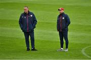 28 May 2021; St Patrick's Athletic manager Alan Mathews, left, and head coach Stephen O'Donnell before the SSE Airtricity League Premier Division match between St Patrick's Athletic and Dundalk at Richmond Park in Dublin. Photo by Seb Daly/Sportsfile