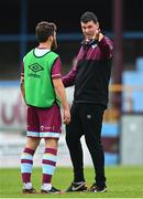 28 May 2021; Drogheda United assistant manager Kevin Doherty speaking wth Gary Deegan of Drogheda United before the SSE Airtricity League Premier Division match between Drogheda United and Derry City at Head in the Game Park in Drogheda, Louth. Photo by Eóin Noonan/Sportsfile
