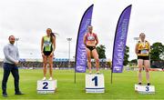 26 June 2021; Sport Ireland Campus Operations Manager Stephen Bennett, left, with Women's 400m Hurdles medallists, from left, Deirdre Murray of Na Fianna AC, Meath, silver, Kelly McGrory of Tír Chonaill AC, Donegal, gold, and Karen Dunne of Bohermeen AC, Meath, bronze,  during day two of the Irish Life Health National Senior Championships at Morton Stadium in Santry, Dublin. Photo by Sam Barnes/Sportsfile