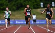 27 June 2021; Leon Reid of Menapians AC, Wexford, centre, on his way to winning the Men's 200m during day three of the Irish Life Health National Senior Championships at Morton Stadium in Santry, Dublin. Photo by Sam Barnes/Sportsfile