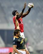 14 July 2021; Maro Itoje of the British & Irish Lions wins possession in a lineout ahead of Eben Etzebeth of South Africa A during the British and Irish Lions Tour match between South Africa ‘A’ and The British & Irish Lions at Cape Town Stadium in Cape Town, South Africa. Photo by Ashley Vlotman/Sportsfile