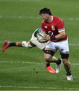 24 July 2021; Tom Curry of the British and Irish Lions evades the tackle of Lukhanyo Am of South Africa during the first test of the British and Irish Lions tour match between South Africa and British and Irish Lions at Cape Town Stadium in Cape Town, South Africa. Photo by Ashley Vlotman/Sportsfile