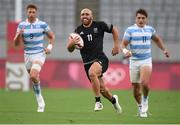 26 July 2021; Joe Webber of New Zealand on his way to scoring a try during the rugby sevens men's pool A match between New Zealand and Argentina at the Tokyo Stadium during the 2020 Tokyo Summer Olympic Games in Tokyo, Japan. Photo by Stephen McCarthy/Sportsfile