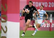 26 July 2021; Tim Mikkelson of New Zealand on his way to scoring a try during the rugby sevens men's pool A match between New Zealand and Argentina at the Tokyo Stadium during the 2020 Tokyo Summer Olympic Games in Tokyo, Japan. Photo by Stephen McCarthy/Sportsfile