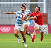28 July 2021; Alex Davis of Great Britain in action against Ignacio Mendy of Argentina during the Men's Rugby Sevens bronze medal match between Great Britain and Argentina at the Tokyo Stadium during the 2020 Tokyo Summer Olympic Games in Tokyo, Japan. Photo by Ramsey Cardy/Sportsfile