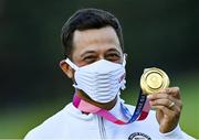 1 August 2021; Xander Schauffele of USA with his gold medal after the men's individual stroke play at the Kasumigaseki Country Club during the 2020 Tokyo Summer Olympic Games in Kawagoe, Saitama, Japan. Photo by Ramsey Cardy/Sportsfile