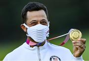 1 August 2021; Xander Schauffele of USA with his gold medal after the men's individual stroke play at the Kasumigaseki Country Club during the 2020 Tokyo Summer Olympic Games in Kawagoe, Saitama, Japan. Photo by Ramsey Cardy/Sportsfile