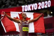 5 August 2021; Damian Warner of Canada celebrates after winning the gold meldal in the Men's Decathlon during the 1500 metres of the men's decathlon at the Olympic Stadium on day 13 during the 2020 Tokyo Summer Olympic Games in Tokyo, Japan. Photo by Stephen McCarthy/Sportsfile