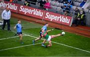 14 August 2021; Diarmuid O'Connor of Mayo keeps the ball in play in the build up to a Mayo point during the GAA Football All-Ireland Senior Championship semi-final match between Dublin and Mayo at Croke Park in Dublin. Photo by Stephen McCarthy/Sportsfile