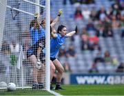 14 August 2021; Olwen Carey of Dublin awaits a free alongside her team-mates during the TG4 Ladies Football All-Ireland Championship semi-final match between Dublin and Mayo at Croke Park in Dublin. Photo by Piaras Ó Mídheach/Sportsfile