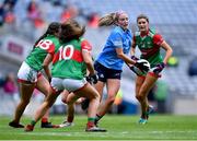 14 August 2021; Siobhán Killeen of Dublin gets away from Mayo defenders during the TG4 Ladies Football All-Ireland Championship semi-final match between Dublin and Mayo at Croke Park in Dublin. Photo by Piaras Ó Mídheach/Sportsfile
