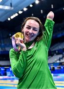 26 August 2021; Ellen Keane of Ireland with her gold medal after winning the Women's SB8 100 metre breaststroke final at the Tokyo Aquatic Centre on day two during the Tokyo 2020 Paralympic Games in Tokyo, Japan. Photo by Sam Barnes/Sportsfile