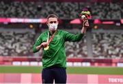 29 August 2021; Jason Smyth of Ireland with his gold medal after winning the T13 Men's 100 metre final at the Olympic Stadium on day five during the Tokyo 2020 Paralympic Games in Tokyo, Japan. Photo by Sam Barnes/Sportsfile