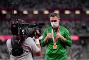 29 August 2021; Jason Smyth of Ireland with his gold medal after winning the T13 Men's 100 metre final at the Olympic Stadium on day five during the Tokyo 2020 Paralympic Games in Tokyo, Japan. Photo by Sam Barnes/Sportsfile