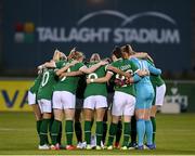 21 September 2021; Republic of Ireland players huddle before the women's international friendly match between Republic of Ireland and Australia at Tallaght Stadium in Dublin. Photo by Stephen McCarthy/Sportsfile