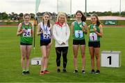 25 September 2021; Irish sprinter Molly Scott with, from left, Girls under-14 100 metre medalists fourth place Laura Hoade from Mayo, third place Saoirse Carrigan from Meath, first place Eanna Ni Haighin from Crecora-Patrickswell, Limerick, and second place Saoirse Dillon from Kerry during the Aldi Community Games Track and Field Athletics finals at Carlow IT Sports Campus in Carlow. Photo by Matt Browne/Sportsfile