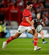 25 September 2021; Joey Carbery of Munster during the United Rugby Championship match between Munster and Cell C Sharks at Thomond Park in Limerick. Photo by Seb Daly/Sportsfile