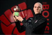 14 October 2021; Georgie Kelly of Bohemians with his SSE Airtricity / SWI Player of the Month Award for September 2021 at Dalymount Park in Dublin. Photo by Seb Daly/Sportsfile