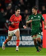 16 October 2021; Joey Carbery of Munster celebrates after scoring a late conversion to win the United Rugby Championship match between Munster and Connacht at Thomond Park in Limerick. Photo by Piaras Ó Mídheach/Sportsfile