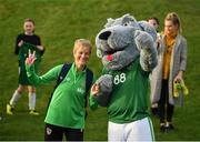 19 October 2021; Manager Vera Pauw meets Macúl, the official FAI mascot, before a Republic of Ireland training session at the FAI National Training Centre in Abbotstown, Dublin. Photo by Stephen McCarthy/Sportsfile