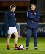 22 October 2021; Chris Forrester, left, and St Patrick's Athletic manager Alan Mathews before the Extra.ie FAI Cup semi-final match between St Patrick's Athletic and Dundalk at Richmond Park in Dublin. Photo by Seb Daly/Sportsfile