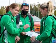 24 October 2021; Ireland head coach Sean Dancer, centre, with his players, Katie Mullan, left, and Chloe Watkins before the FIH Women's World Cup European Qualifier Final match between Ireland and Wales at Pisa in Italy. Photo by Roberto Bregani/Sportsfile