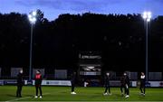 25 October 2021; Dundalk players walk the pitch before the SSE Airtricity League Premier Division match between St Patrick's Athletic and Dundalk at Richmond Park in Dublin. Photo by Ben McShane/Sportsfile